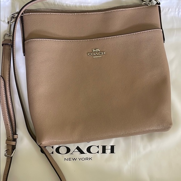 Coach North South Swing Pack with Classic Design - Picture 5 of 6